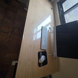 Standing Desks
Jarvis Bamboo Standing Desk