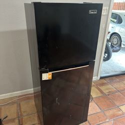 Magic Chef Refrigerator 