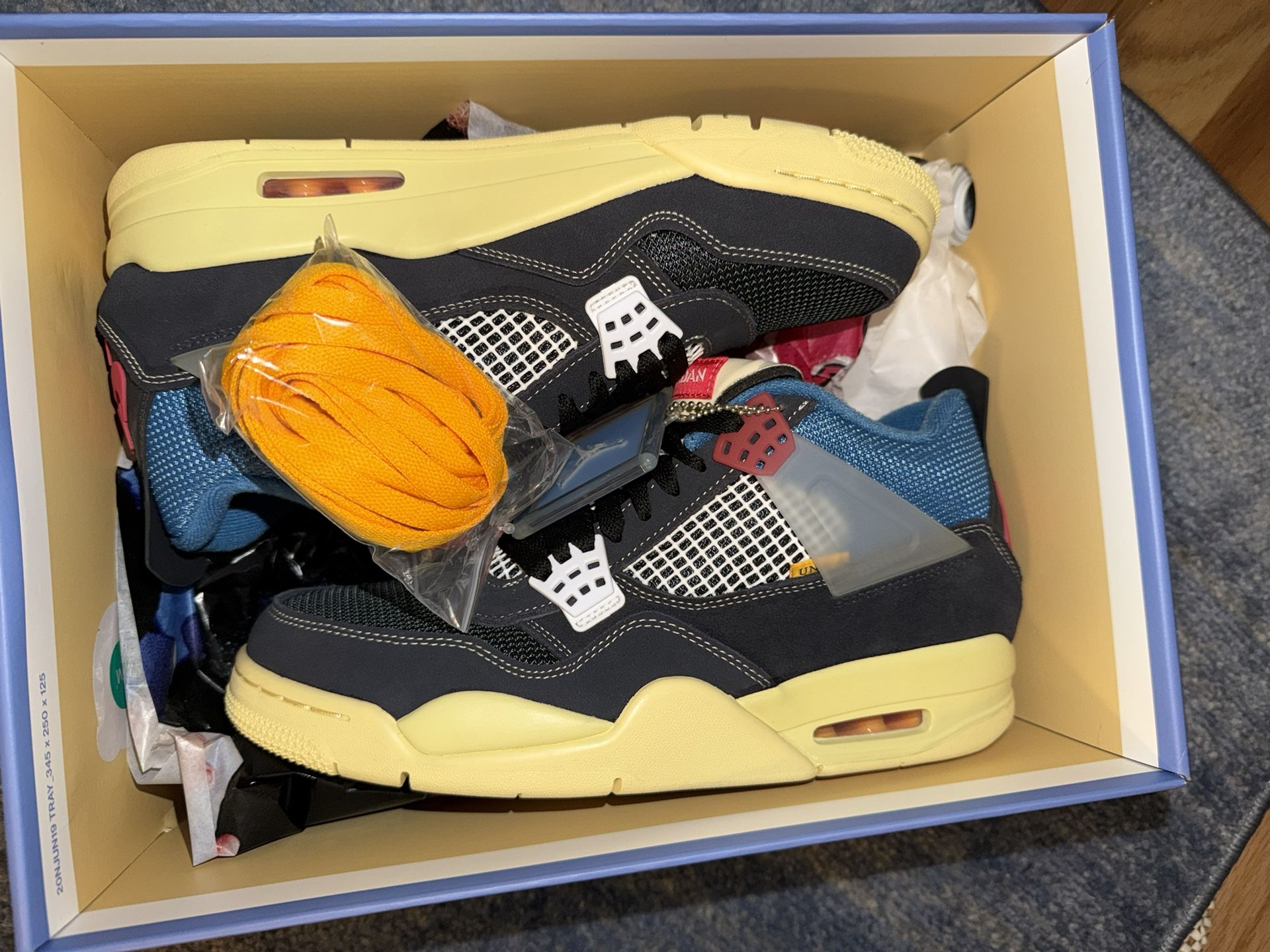 Jordan 4 Nior Size 9.5 Brand New