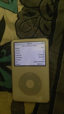 473 songs First generation iPod with 473 songs