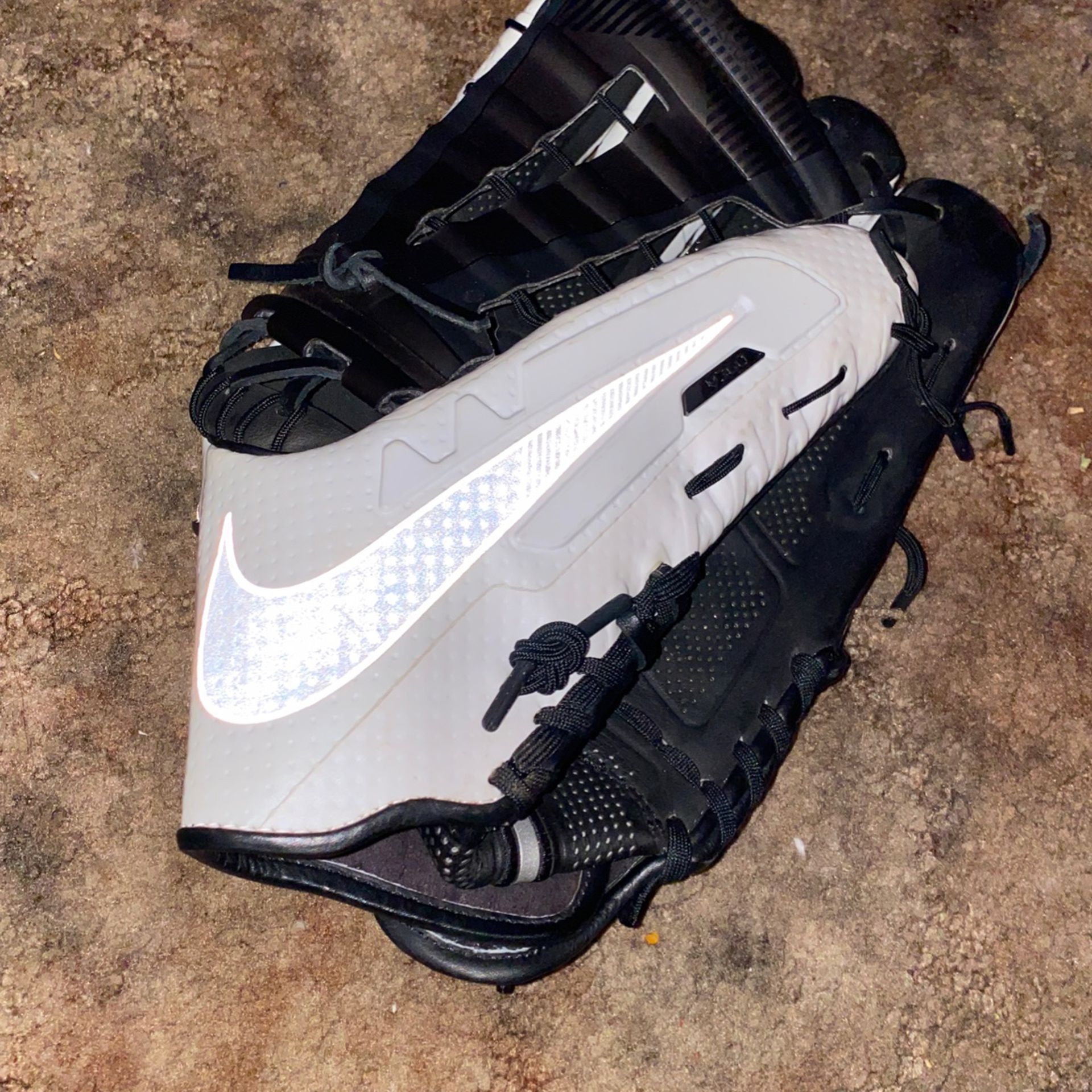 Reflective Nike Hyperfuse Outfielders Glove
