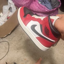 Jordans size 9, Chicago Bulls