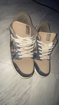 Nike SB Dunk Low Travis Scott Sneakers