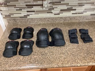 Protective Skate/BMX/Rollerblade Gear-Triple Eight. (G)