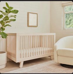 Babyletto Hudson 3-in-1 Convertible Crib. Never used ,