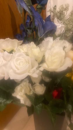 Silk Flowers For Decorating Or Crafts
