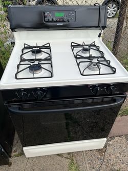 GE gas stove (free delivery)