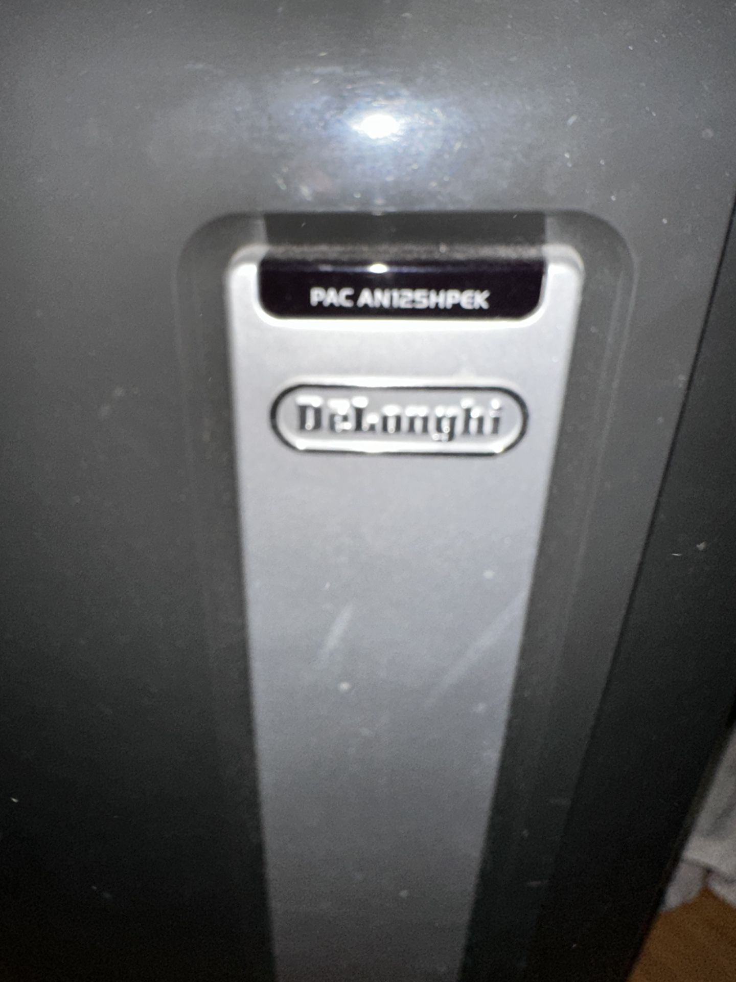 A/C. Hot And Cold Air Good Condition