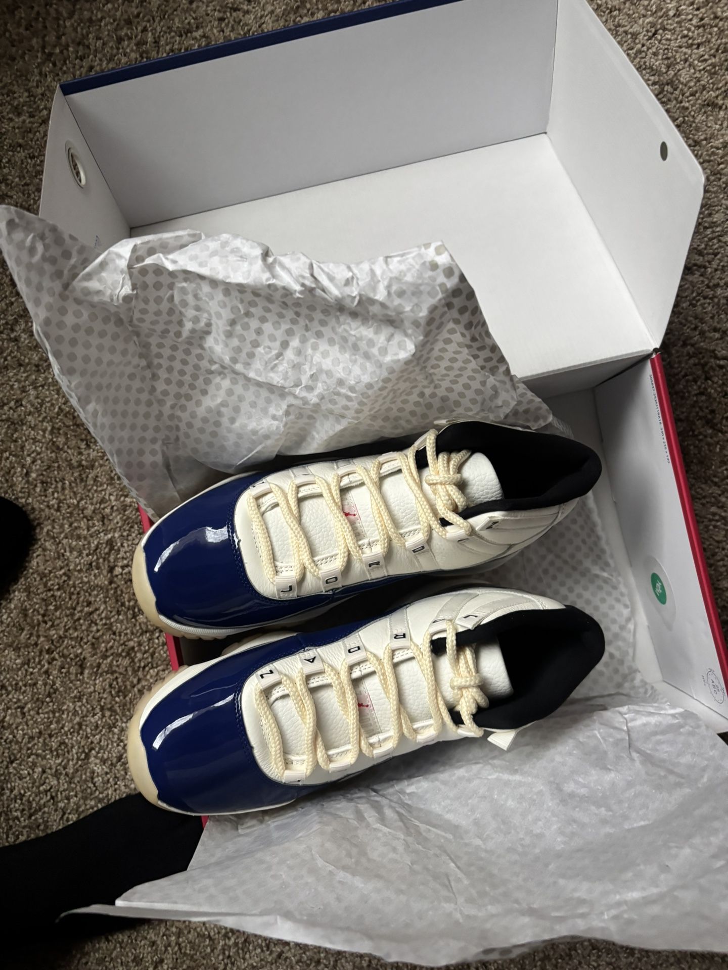 Size 8.5 Rare AIR JORDAN BRAND NEW(never worn)