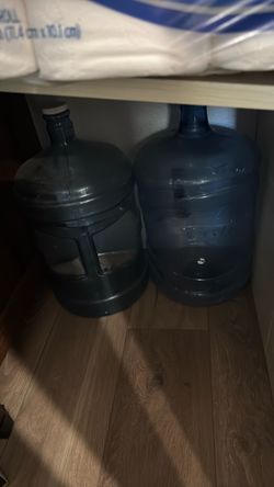 Two.        5 gallón bottle