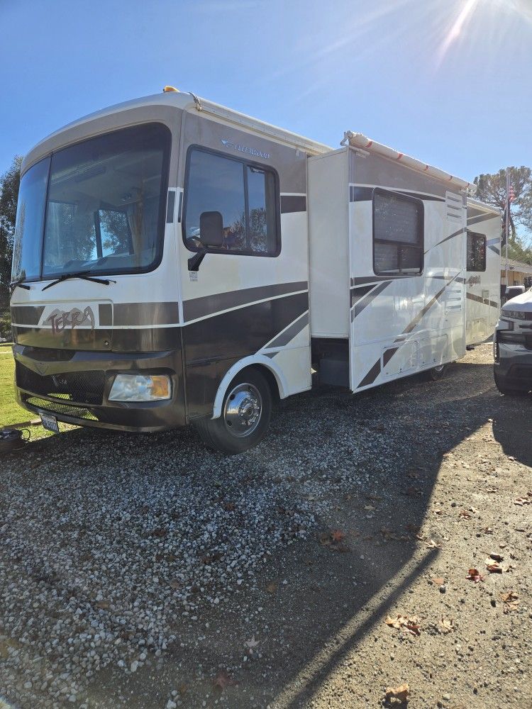 2006 Fleetwood Terra 29j