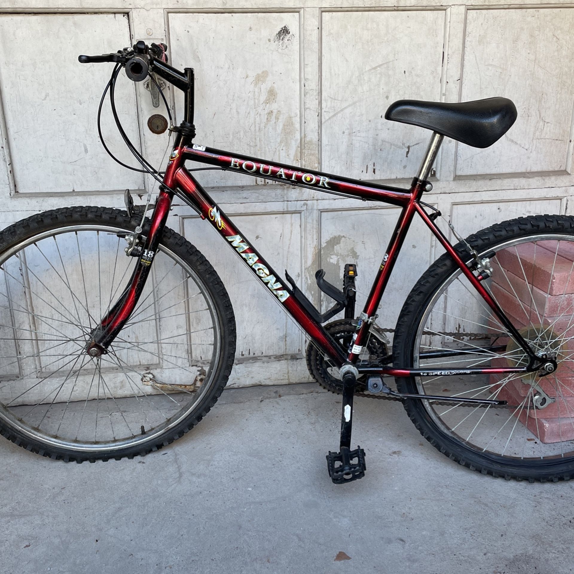 MAGNA EQUATOR 18 SPEED BIKE FOR PARTS & REPAIR