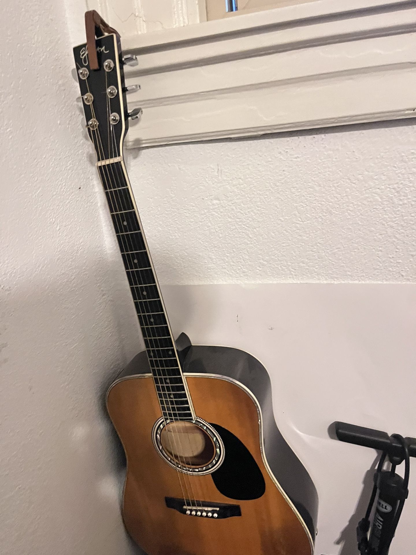 Guitar 🎸 (Pick Up Only)