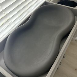 Keekaroo Peanut Changer Dark Gray