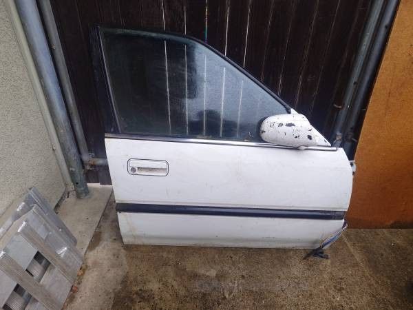 1990-93 Honda Accord Passenger Door / Trim