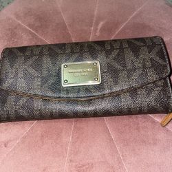 Michael Kors Wallet $25 OBO 