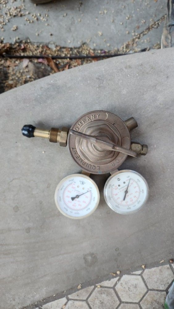 Acetylene regulator.