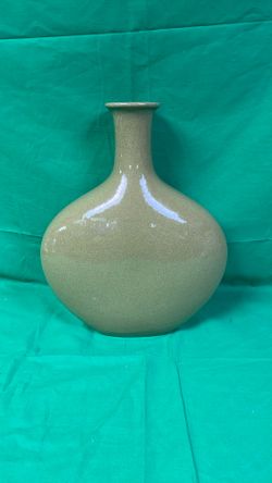 Large Vase With Wide Base 
