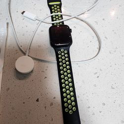 Apple Watch SE 2nd Generation 44mm 