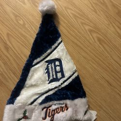 Forever Collectibles MLB Detroit Tigers Santa Hat NEW NWT