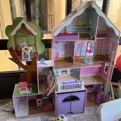 Doll House 