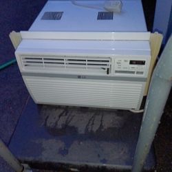 Lg Window Air Conditioner (8000 BTU)