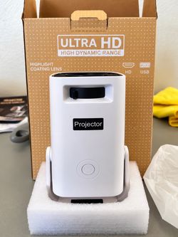 SAINYER Q100 Mini Projector