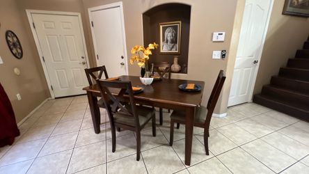Dining table set