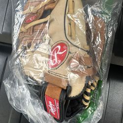 Youth Rawlings Baseball Glove 