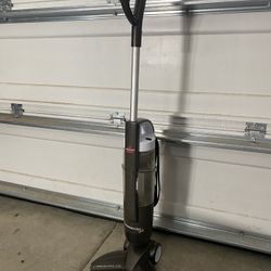 Bissell Poweredge Floor Vacuum 