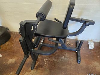 Titan Fitness Leg Curl / Leg Extension