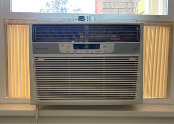 Frigidaire 10,000 BTU Window Air Conditioner — Model FFRE10B3Q1