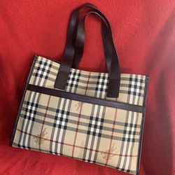  Burberry Vintage classic plaid tote In great condition