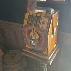 Antique War Eagle 10 Cent Slot Machine