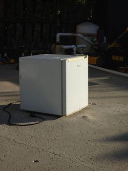Emerson Mini Fridge