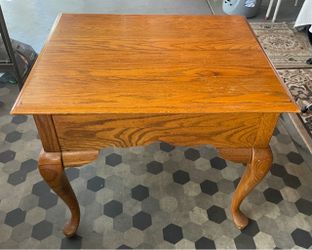 Solid oak vintage table. Read full description below.