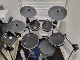 Alesis Crimson Mesh Electronic Drum Kit With Throne, Trade For Fender American