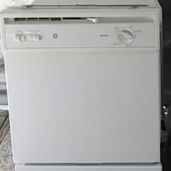 GE. Dishwasher 