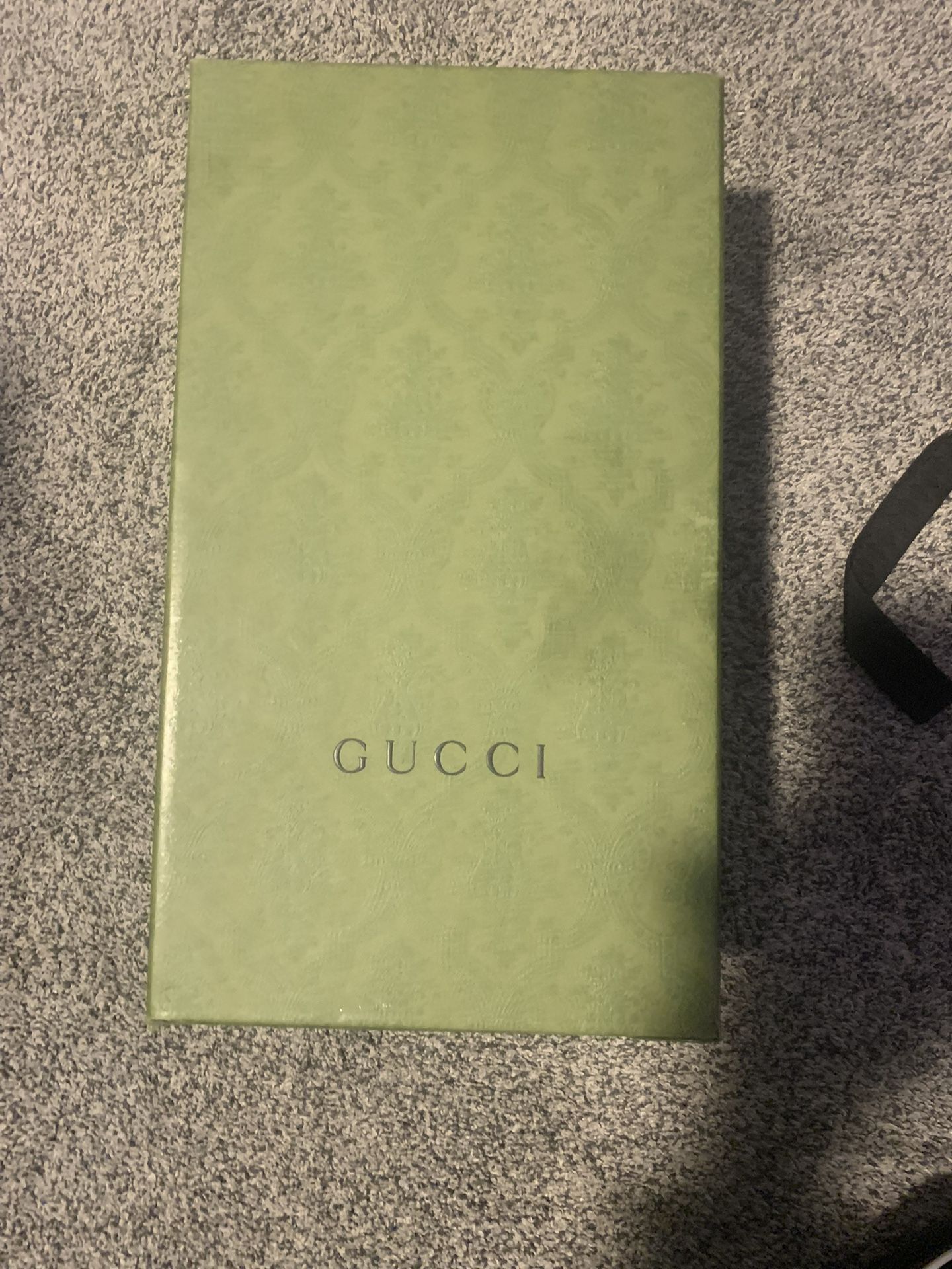 Low top Gucci Sneakers