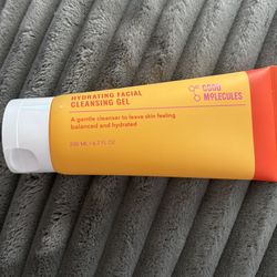 NEW GOOD MOLECULES HYDRATING FACIAL CLEANSING GEL FULL SIZE $6!