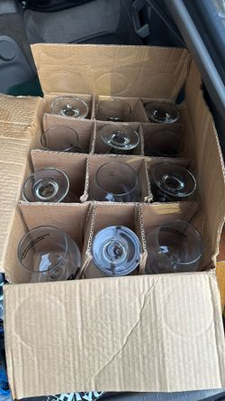 Brand New 12 Glasses 