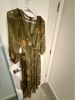 Closet Cleanout! Dresses - $10 Each 👗