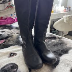 Girls boots