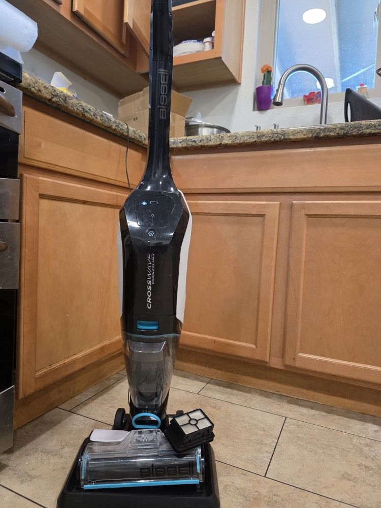 Bissell CrossWave Multi-Surface Wet/Dry Upright Cleaner – Great Condition