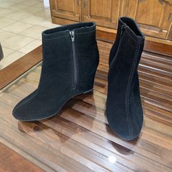 Chinese Laundry Suede Women Boots 8.5