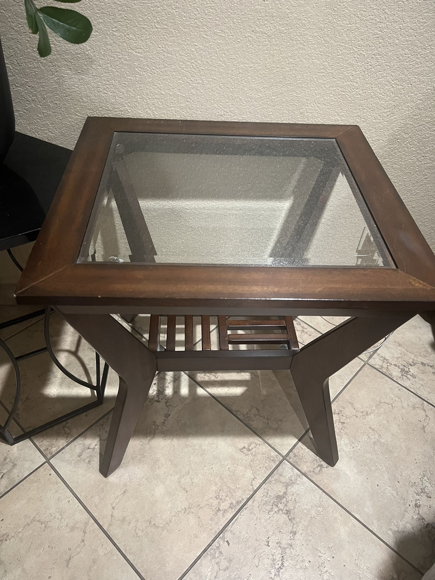 End Table / Coffee Table