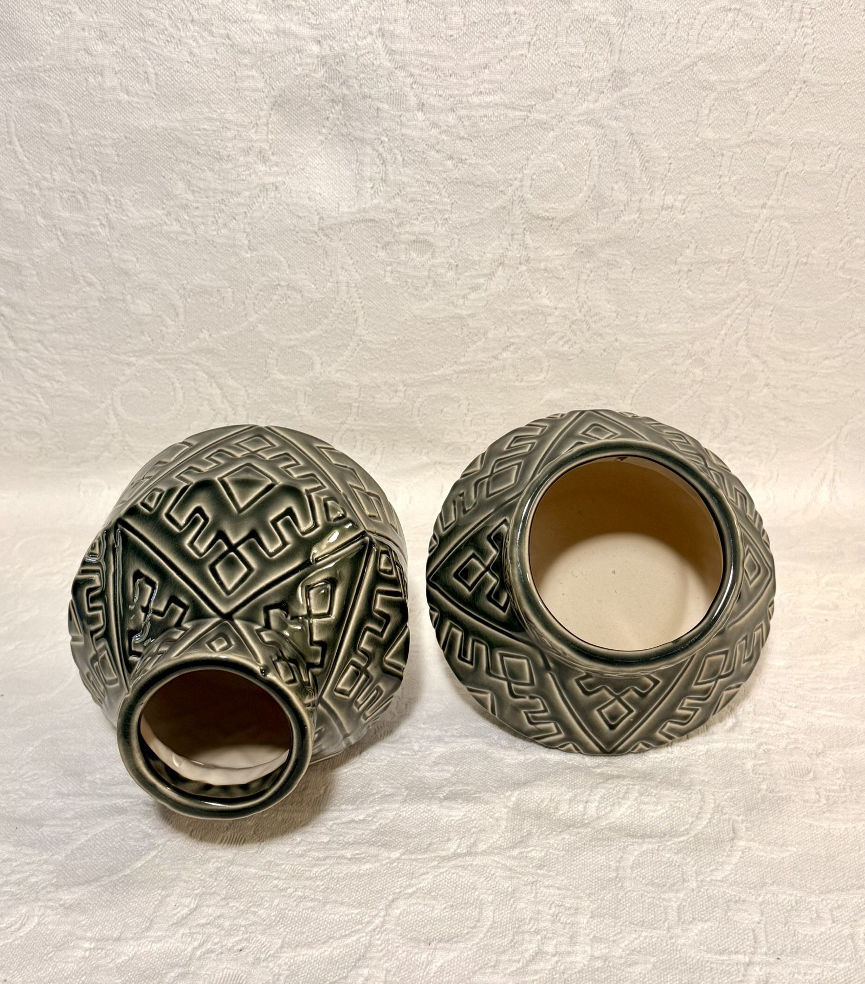 New Tracy Boyd Planter Pots/Vase set of dark gray