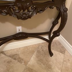 Mirror And Console Great For Entry