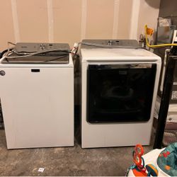 Washer dryer set