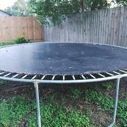 15 Ft Wide Trampoline. Must Get Today. Perfect For The Kids During Summer